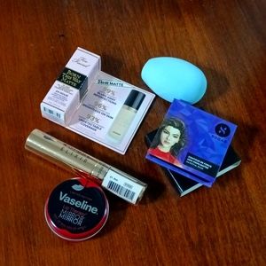 *2/15* Mixed Makeup Mini Set (Makeup Bag will be  Included)